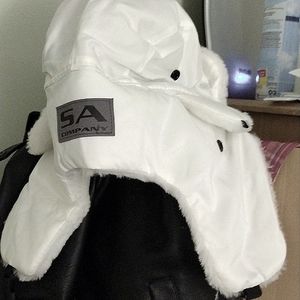 Warm trapper hat!